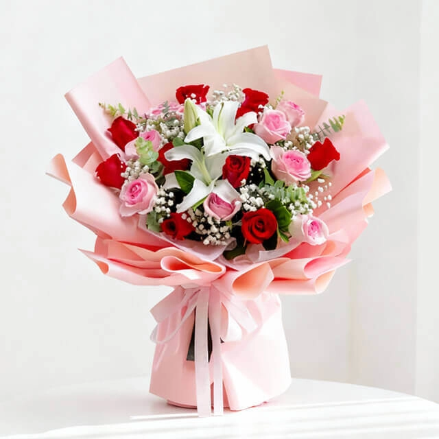 Romantic Rose Lily Bouquet