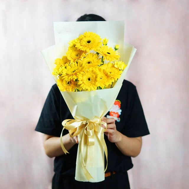 Bright Yellow Gerbera Flower Bouquet
